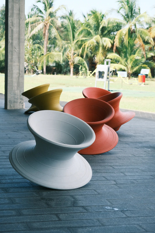 Stylish and Functional Dining Bowls for Modern Dogs